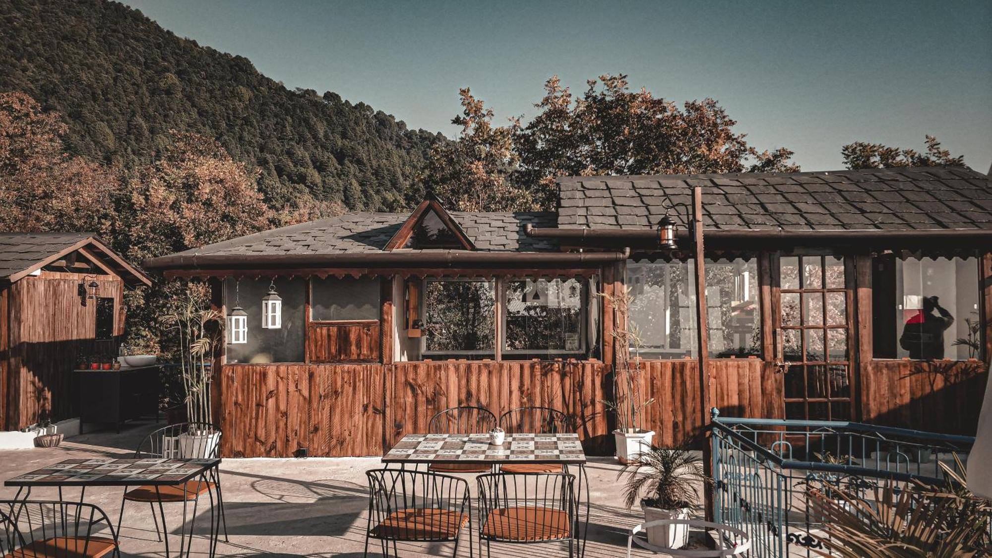 Parvatah Villa Bir  Luaran gambar