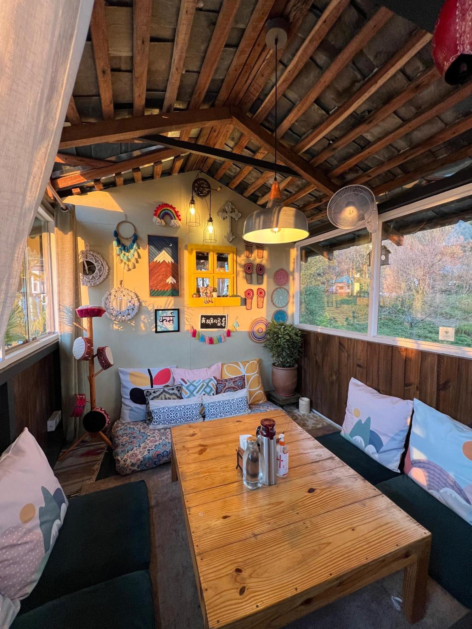 Parvatah Villa Bir  Luaran gambar