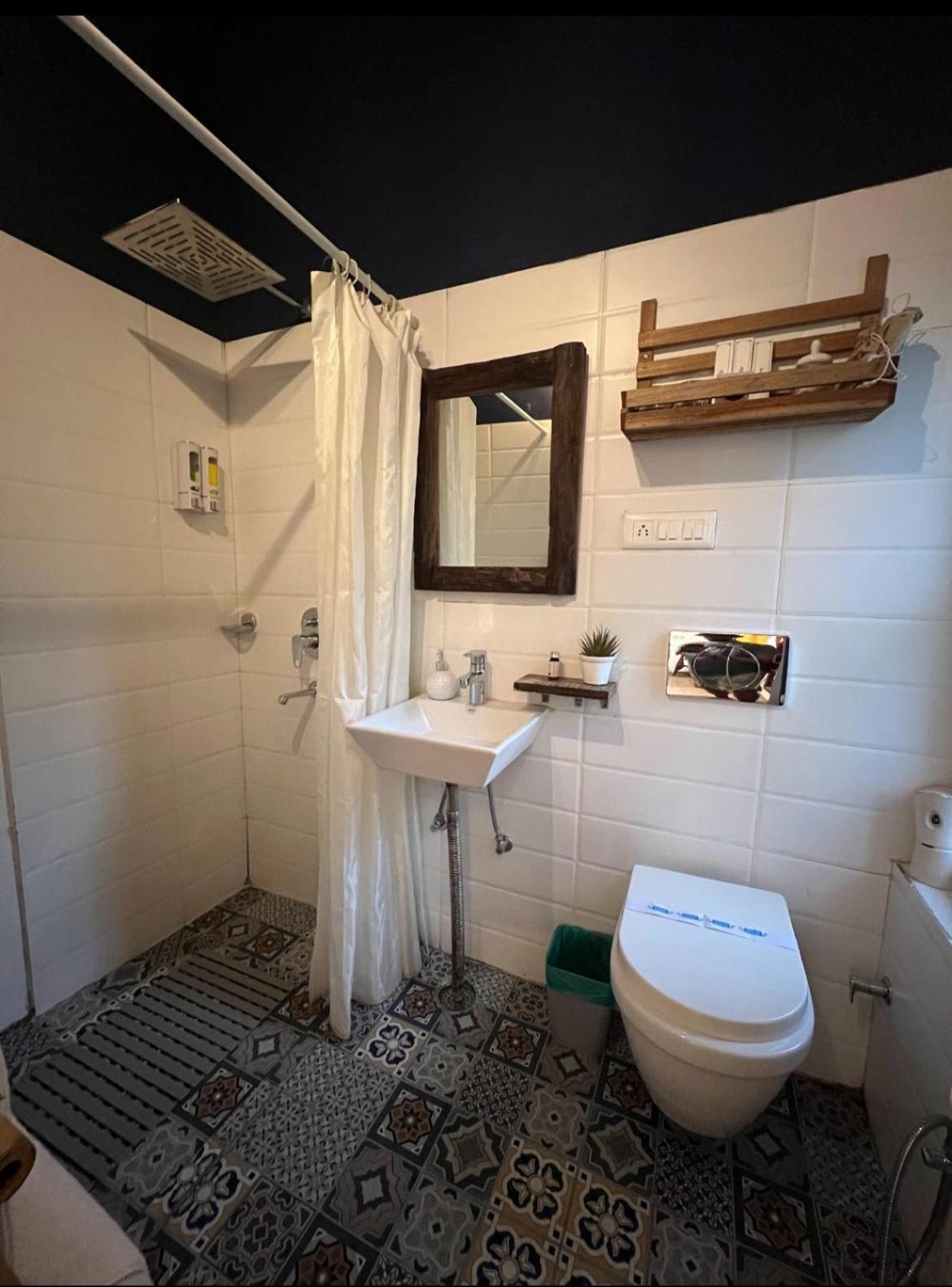 Parvatah Villa Bir  Luaran gambar