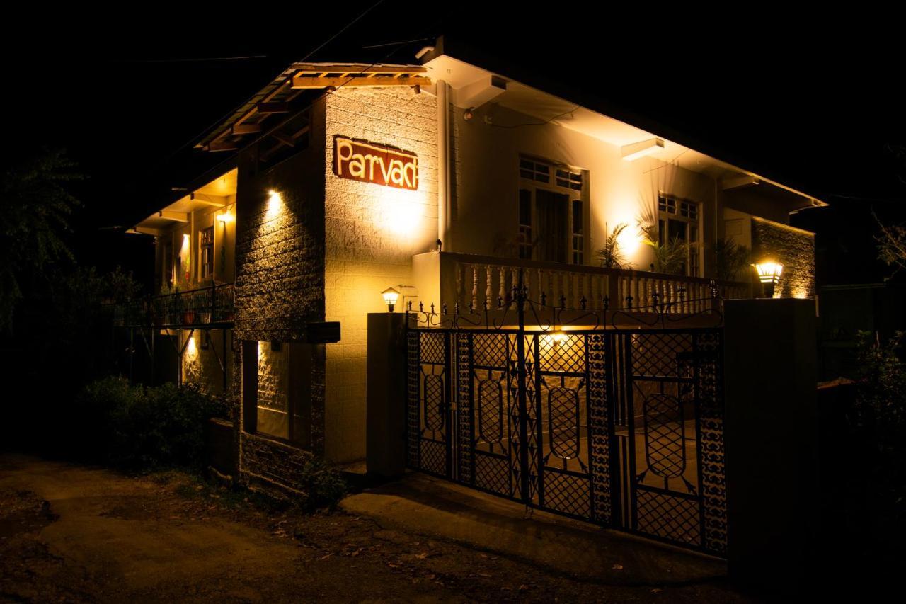 Parvatah Villa Bir  Luaran gambar